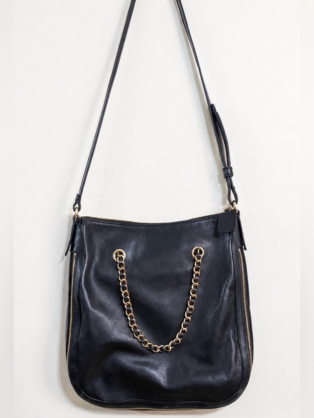 GILI Genuine Leather Expandable Shoulder Crossbody Bag Black Gold Chain Tote